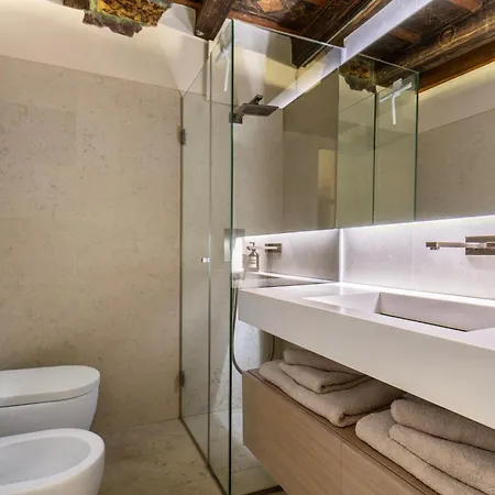 Apartment Luxury On Piazza Erbe