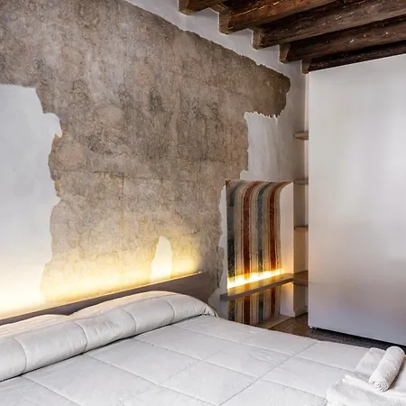 Luxury On Piazza Erbe Verona