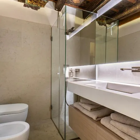 Apartment Luxury On Piazza Erbe