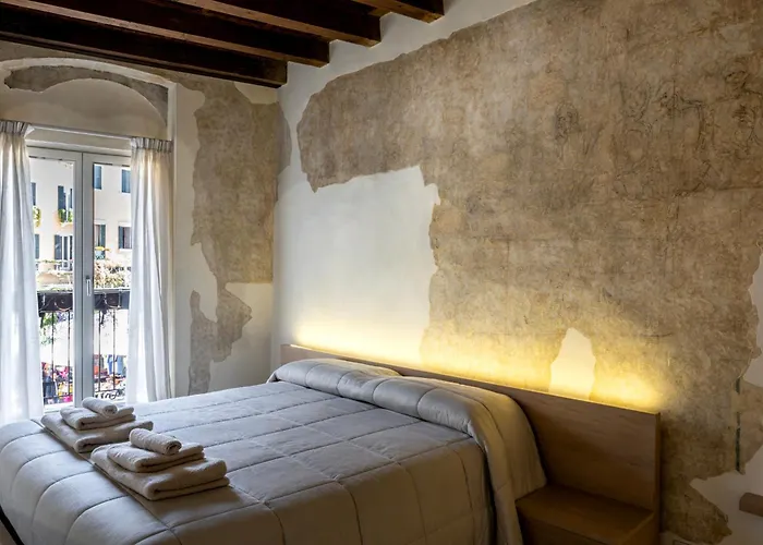 Luxury On Piazza Erbe