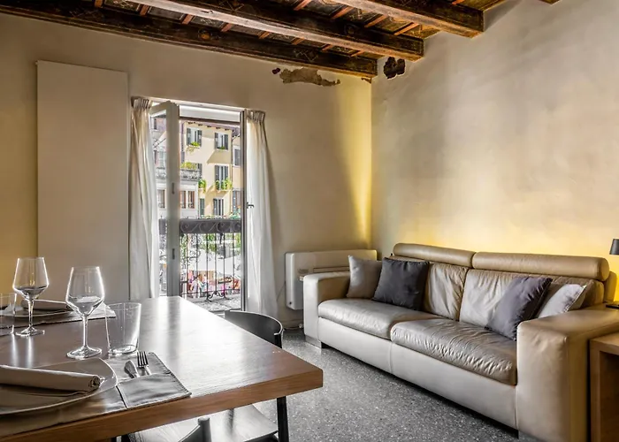 Lägenhet Luxury On Piazza Erbe Verona