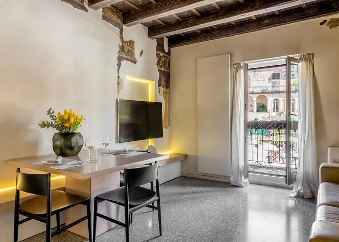 Luxury On Piazza Erbe